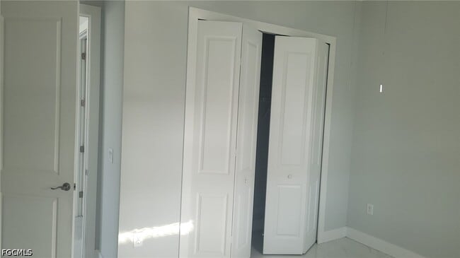 Building Photo - 653 Foxchase Dr