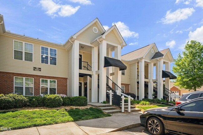 Building Photo - 2400 Huntscroft Ln