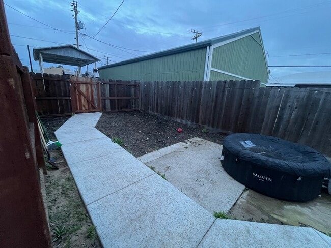 Building Photo - 125 N Walnut Ave