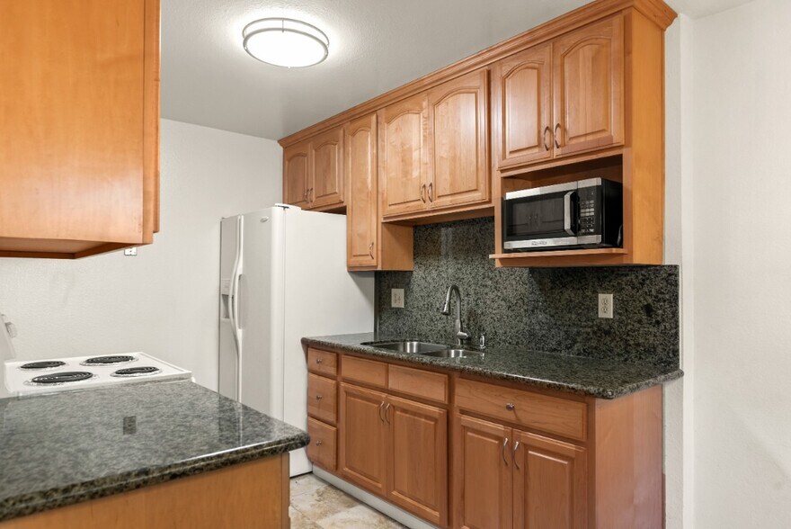 Building Photo - 247 N Capitol Ave