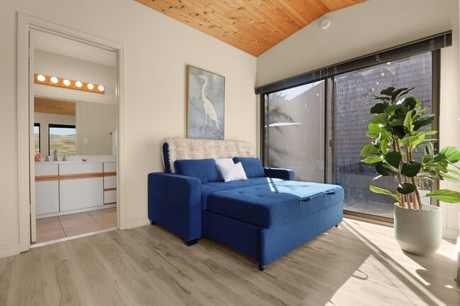 Building Photo - 112 Duck Ct