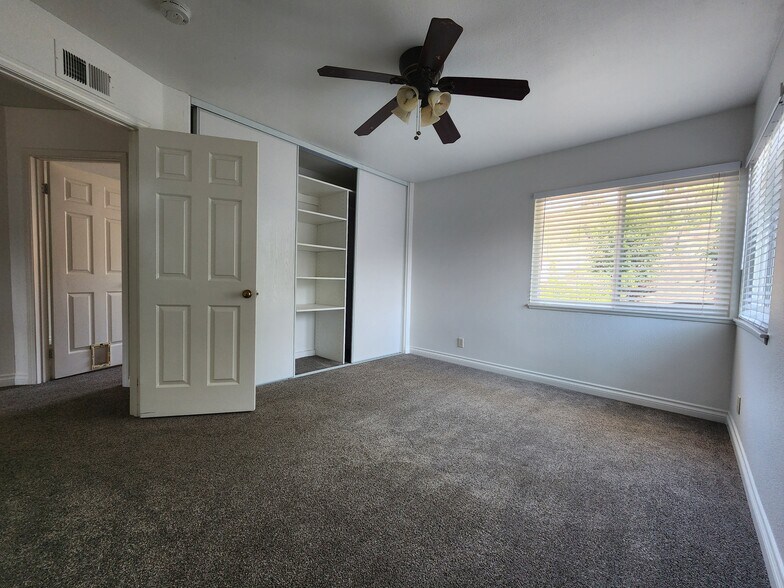 Building Photo - 21416 Vintage Way