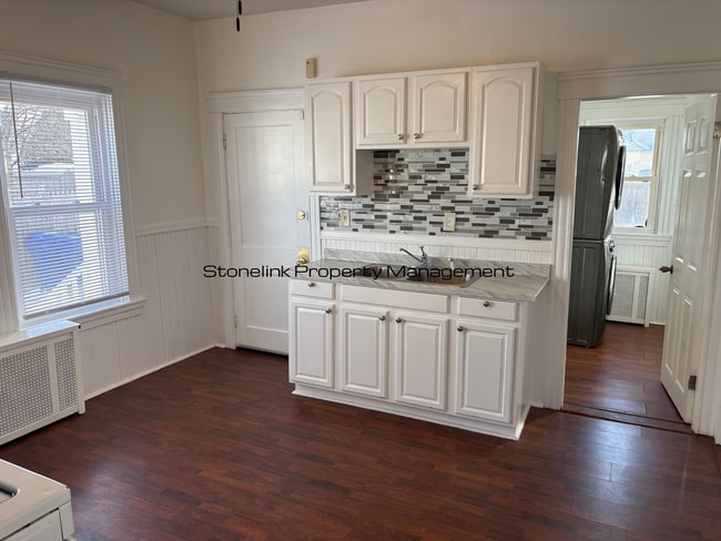 Building Photo - 192 Chandler Ave