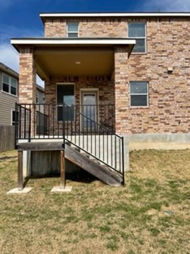 Building Photo - 813 Sandhill Branch Dr