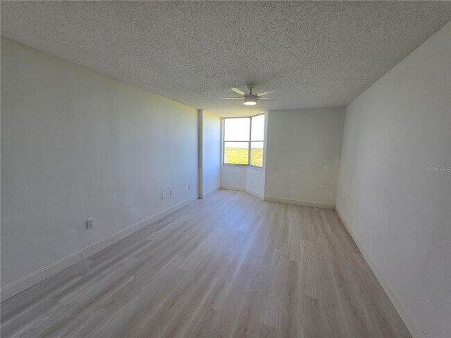 Building Photo - 2333 Feather Sound Dr