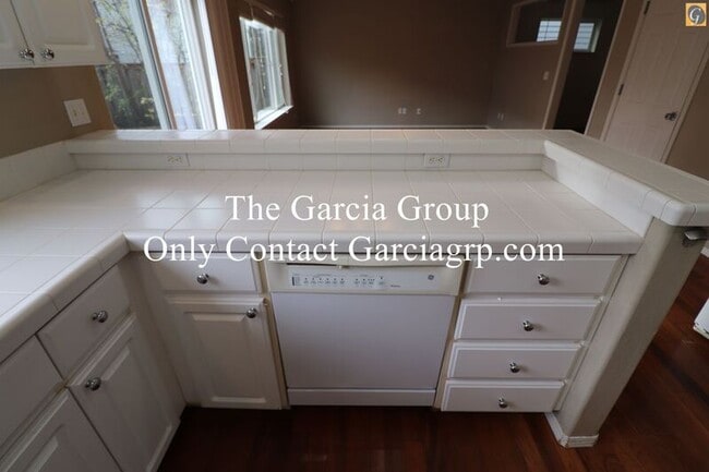 Building Photo - 6034 Northeast Birch Street