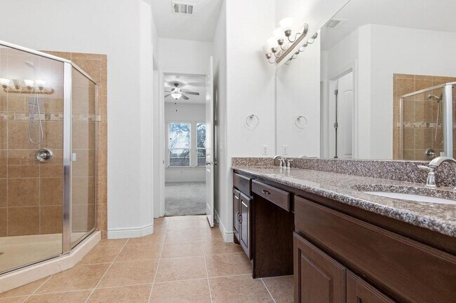 Building Photo - 15004 Iveans Way