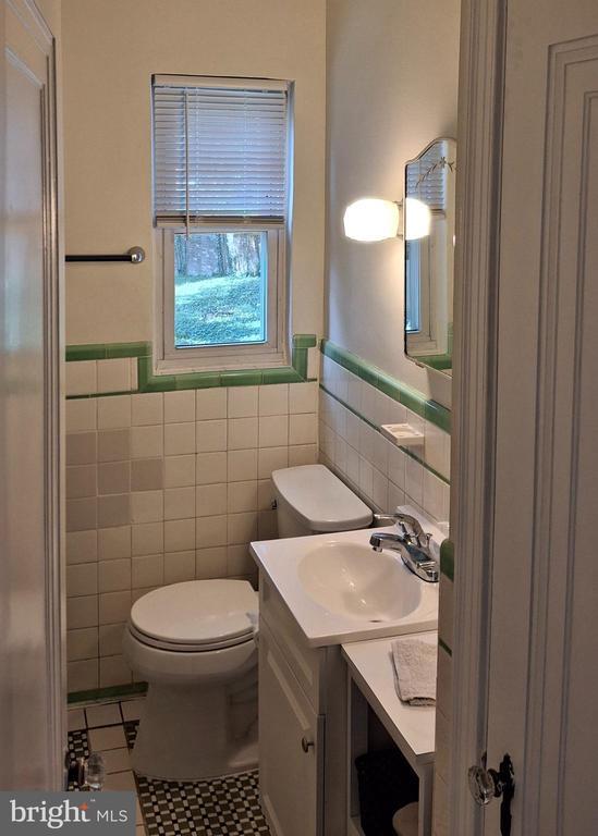 Building Photo - 8102 Garland Ave