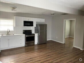 Building Photo - 1308 Genova St