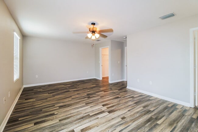 Building Photo - 14489 Finsbury Dr