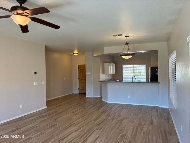 Building Photo - 6511 W Range Mule Dr