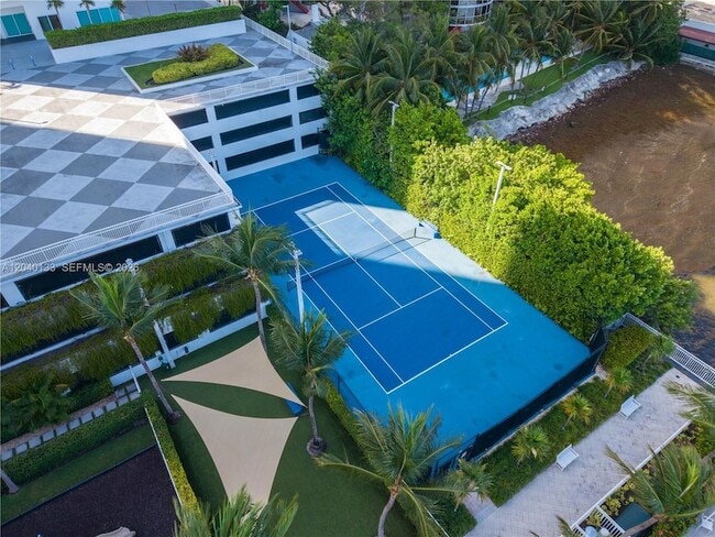 Building Photo - 2101 Brickell Ave