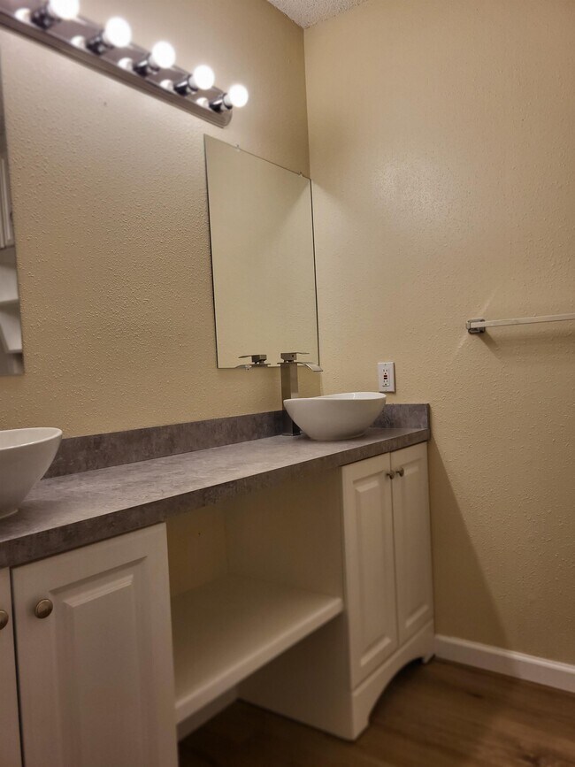 Building Photo - 208 Margarita Dr