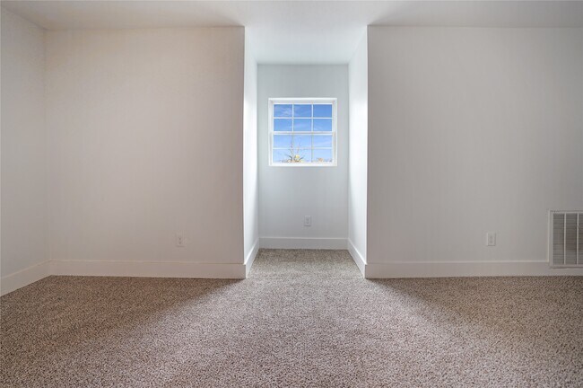 Building Photo - 8505 Denby St