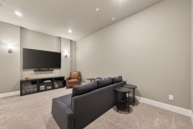 Building Photo - 3606 Canyon Dr