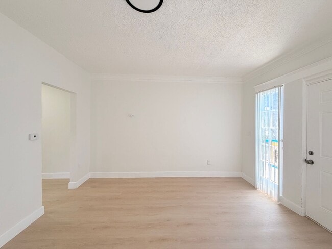 Interior Photo - 4705 Willow Brook Ave
