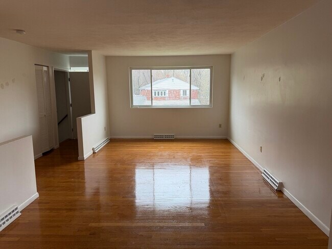 Building Photo - 14 Kippy Dr