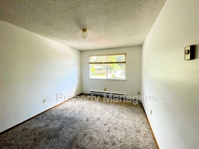 Building Photo - 19837 25th Ave NE