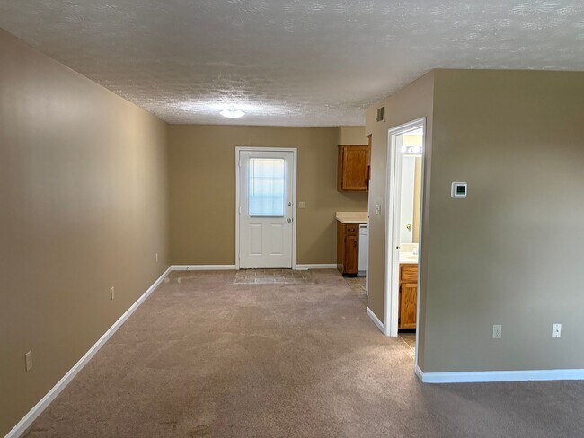 Building Photo - 216 Calumet Dr