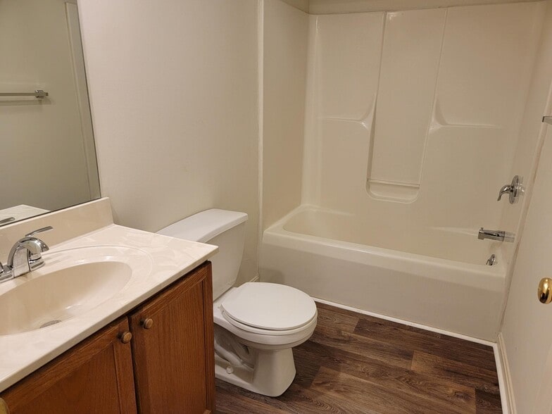 Building Photo - 94 Westpointe Ln