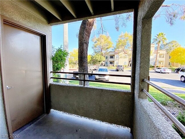 Building Photo - 3145 E Flamingo Rd