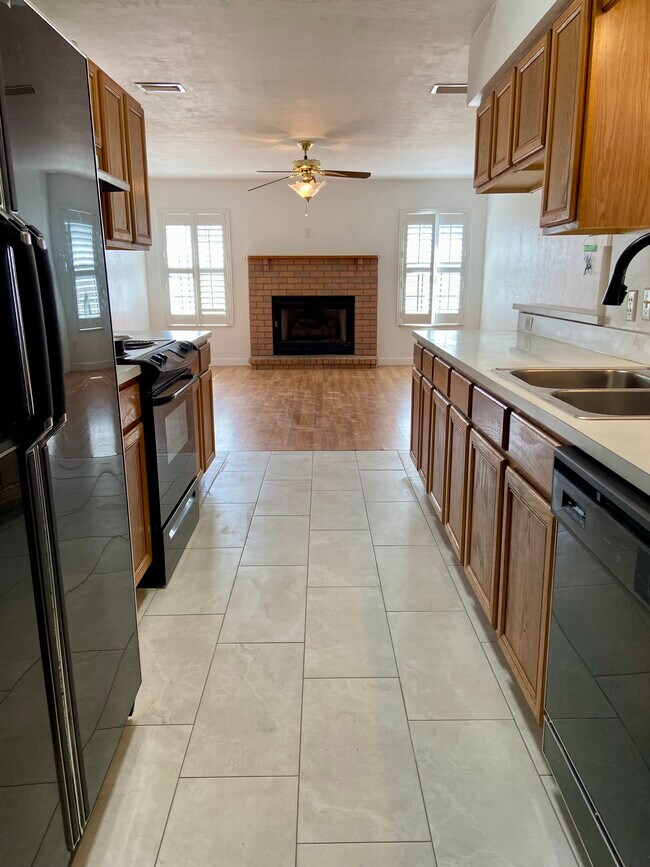 Building Photo - 236 SW Stanley Ct