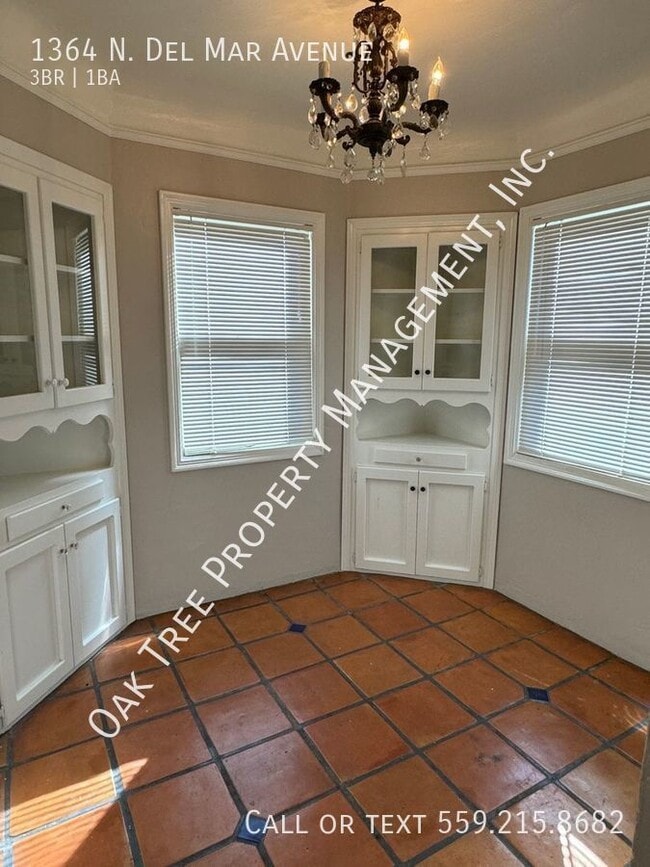 Building Photo - 1364 N Del Mar Ave