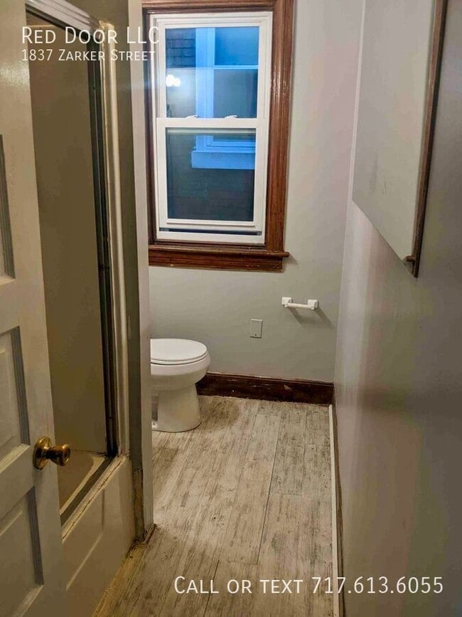 Building Photo - 1837 Zarker St