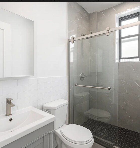 Building Photo - 45 Tiemann Pl