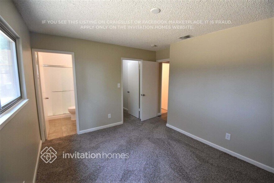 Building Photo - 6165 Carl Sandburg Cir