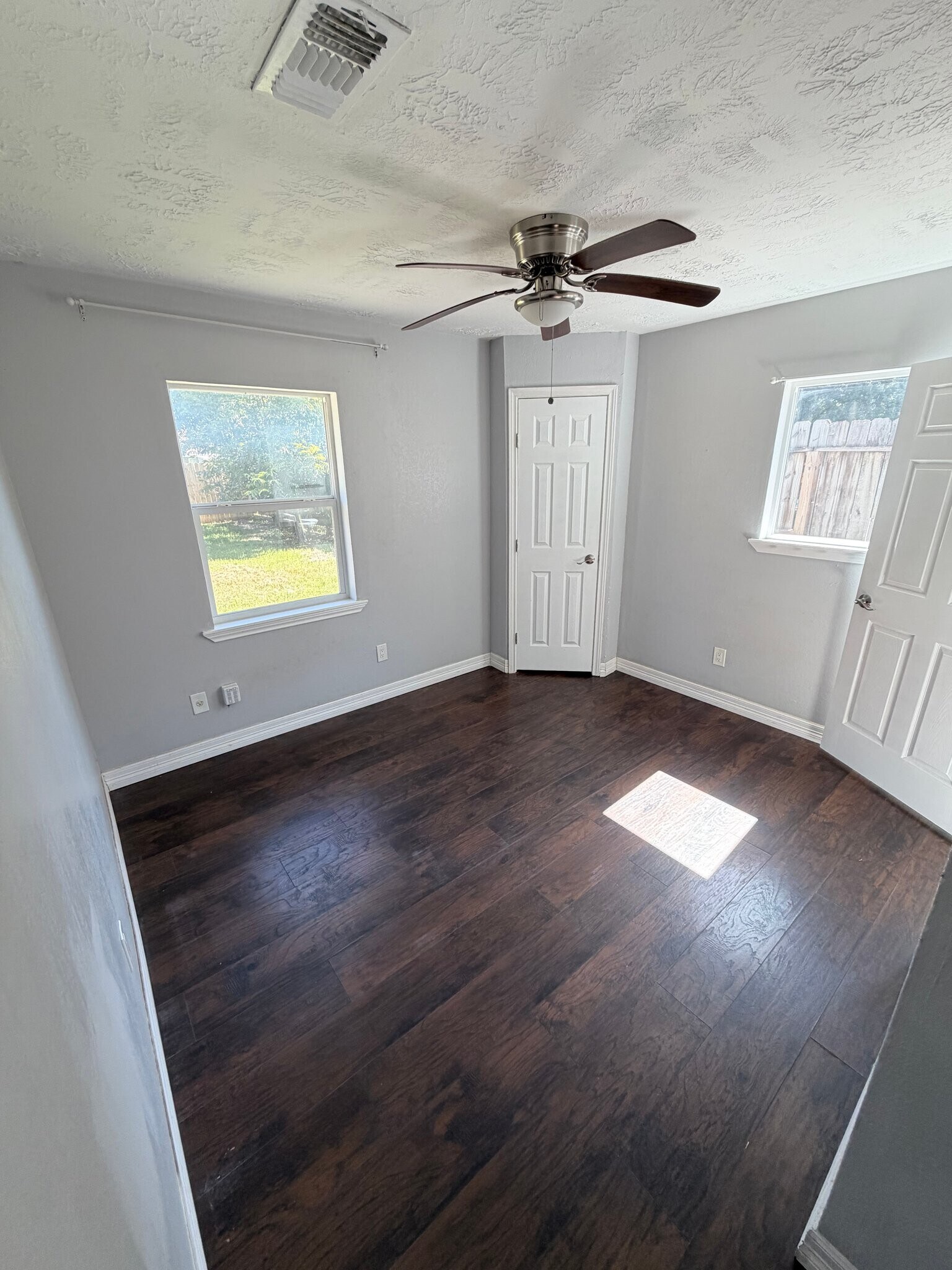 Building Photo - 7230 Edgemoor Dr