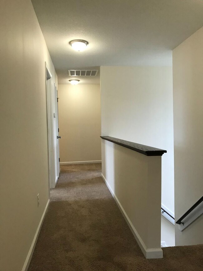 Building Photo - Regal Home on Regatta Way!