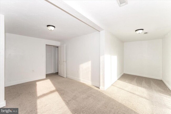 Building Photo - 15 W Frederick St