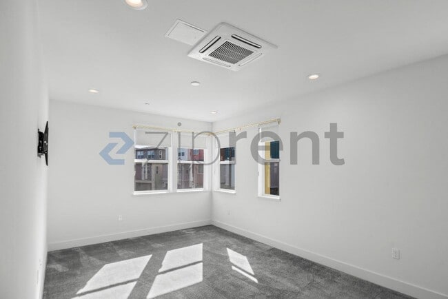 Building Photo - 1107 Lorenzini Lp
