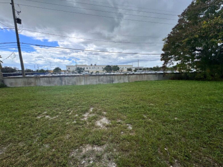 Building Photo - 562 Hartley Pl