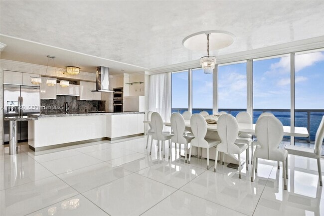 Building Photo - 1830 S Ocean Dr