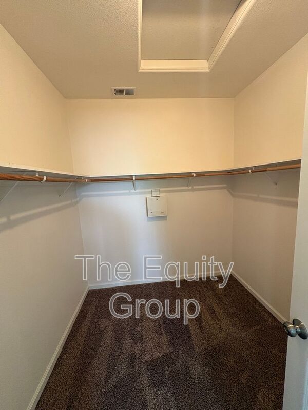 Building Photo - 1249 N Julieann St