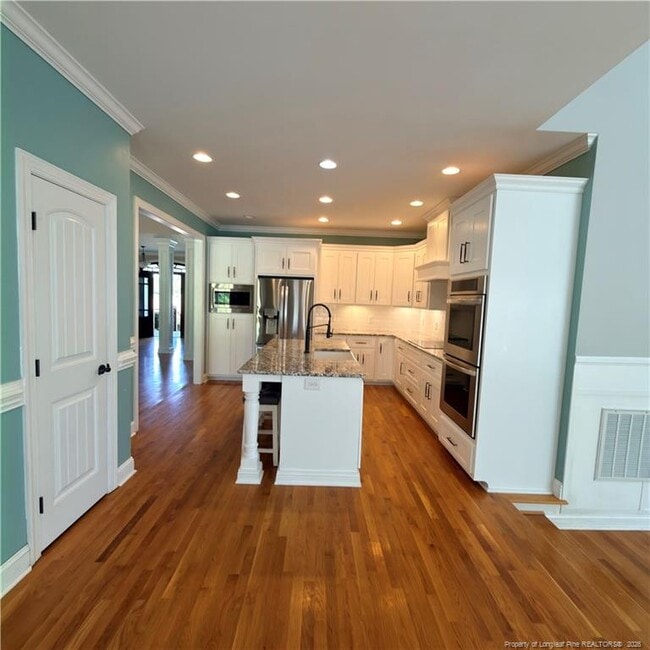 Building Photo - 3686 Linden Rd