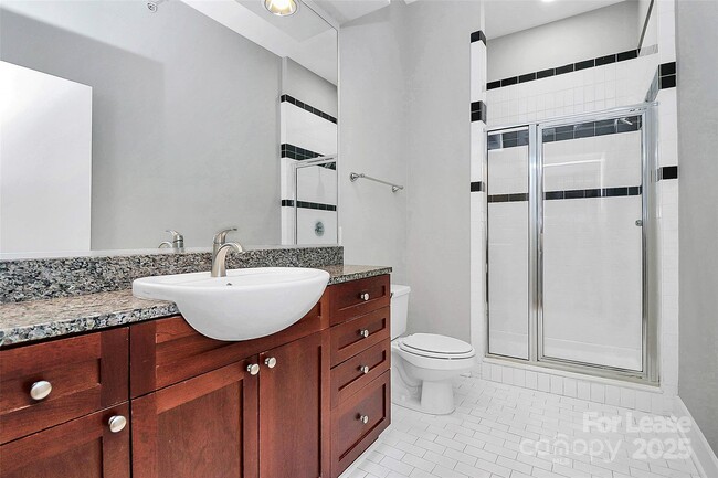 Building Photo - 712 N Davidson St