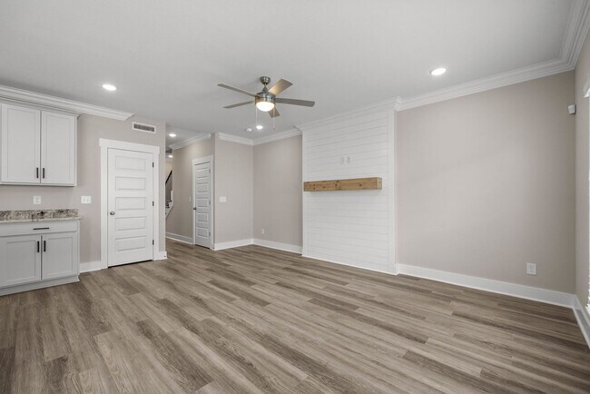 Building Photo - Sango Drive 3 Bedroom Condo For Rent!