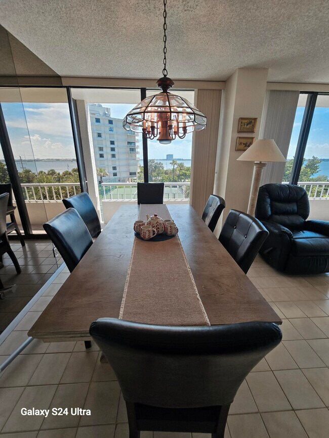 Building Photo - 5510 N Ocean Dr