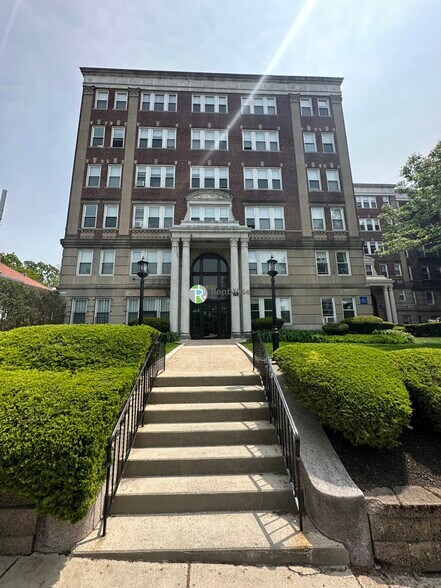 Building Photo - 1800 Commonwealth Ave