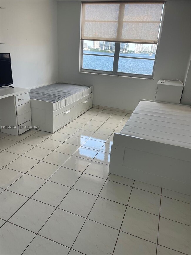 Building Photo - 251 174th St