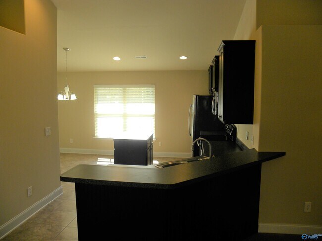 Building Photo - 202 Ashbrook Cir