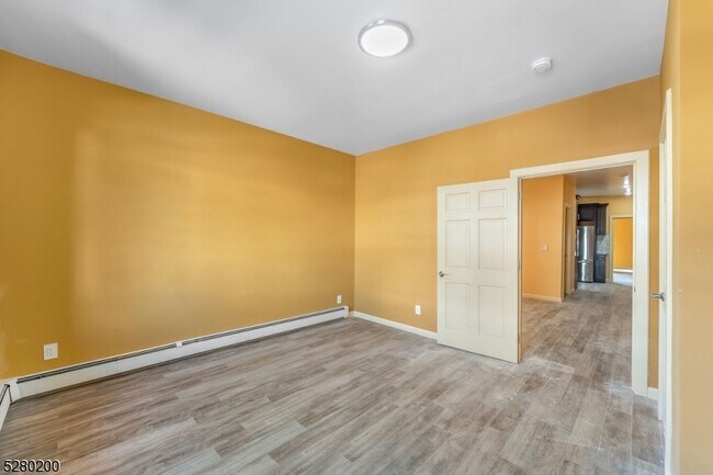 Building Photo - 116 Paine Ave