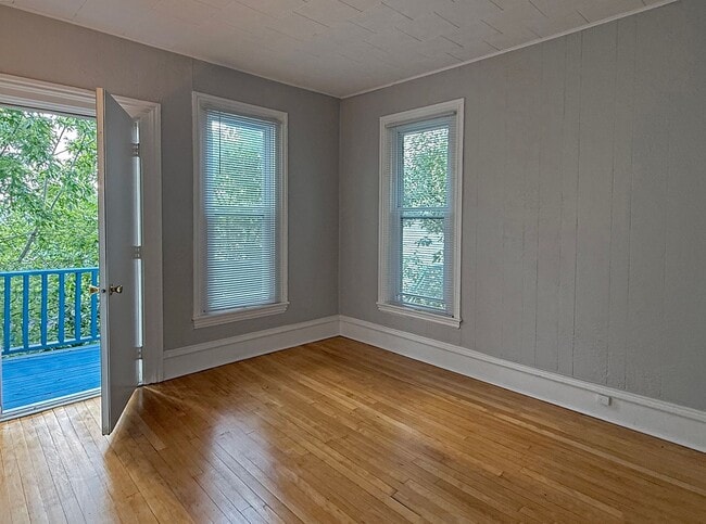 Building Photo - Single Family Home Located Near Medical Mi...
