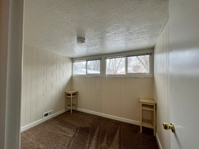 Building Photo - 156 E Whitlock Ave