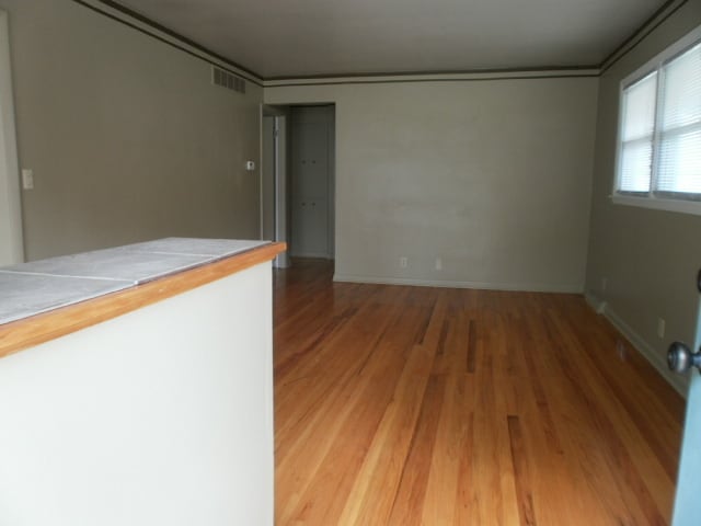 Building Photo - 429 Jennison Ave