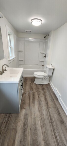 Building Photo - 8615 Aitken Ave