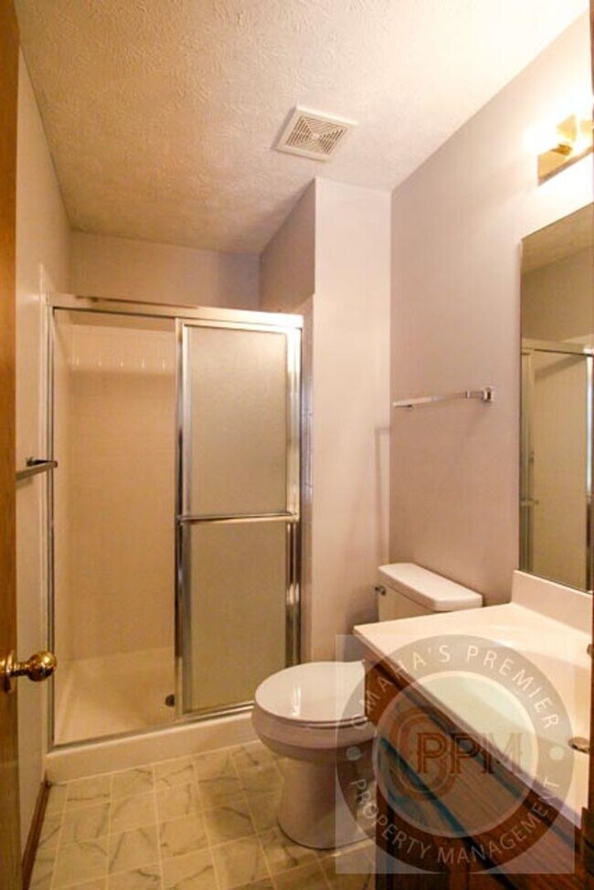 Building Photo - Cul-de-Sac Comfort! 3-Bed Omaha Home with ...